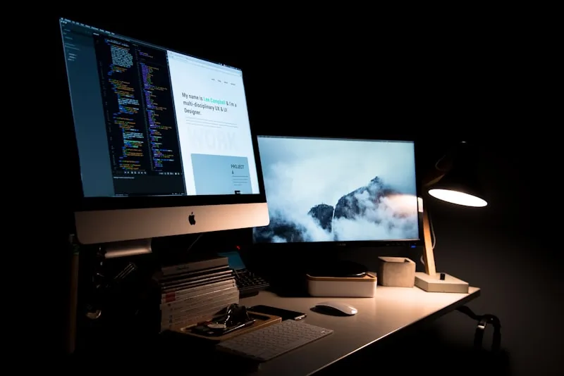 Pantalla de una web corporativa moderna